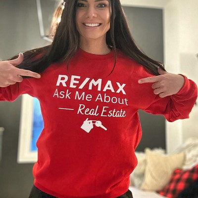 REMAX Logo With Roof & Heart V-neck Unisex T-shirt, Remax Agent T-shirt ...