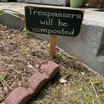Hafhue Gartenflagge "Trespassers Will Be Composted" - Doppelseitig, Wetterfest, 30.5 X 45.7 Cm