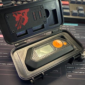 FLIPPER ZERO 箱、説明書付き 中古 51vTx8dU6AL._AC_SY200_QL15_.jpg