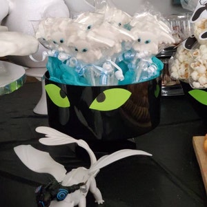 How to train your dragon inspired Chocolate Lollipop Party Favors
