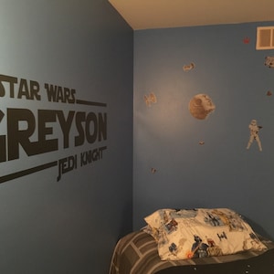 Star Wars Name Aufkleber Zitat Jedi Knight Vinyl Wall Decals Aufkleber Custom Personalisierte Namen Dekor Kinder Teens Jungen Zimmer Kinderzimmer