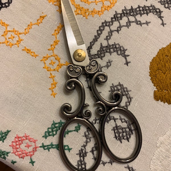 Victorian Floral Embroidery Scissors | Antique Style Vintage Sewing and ...