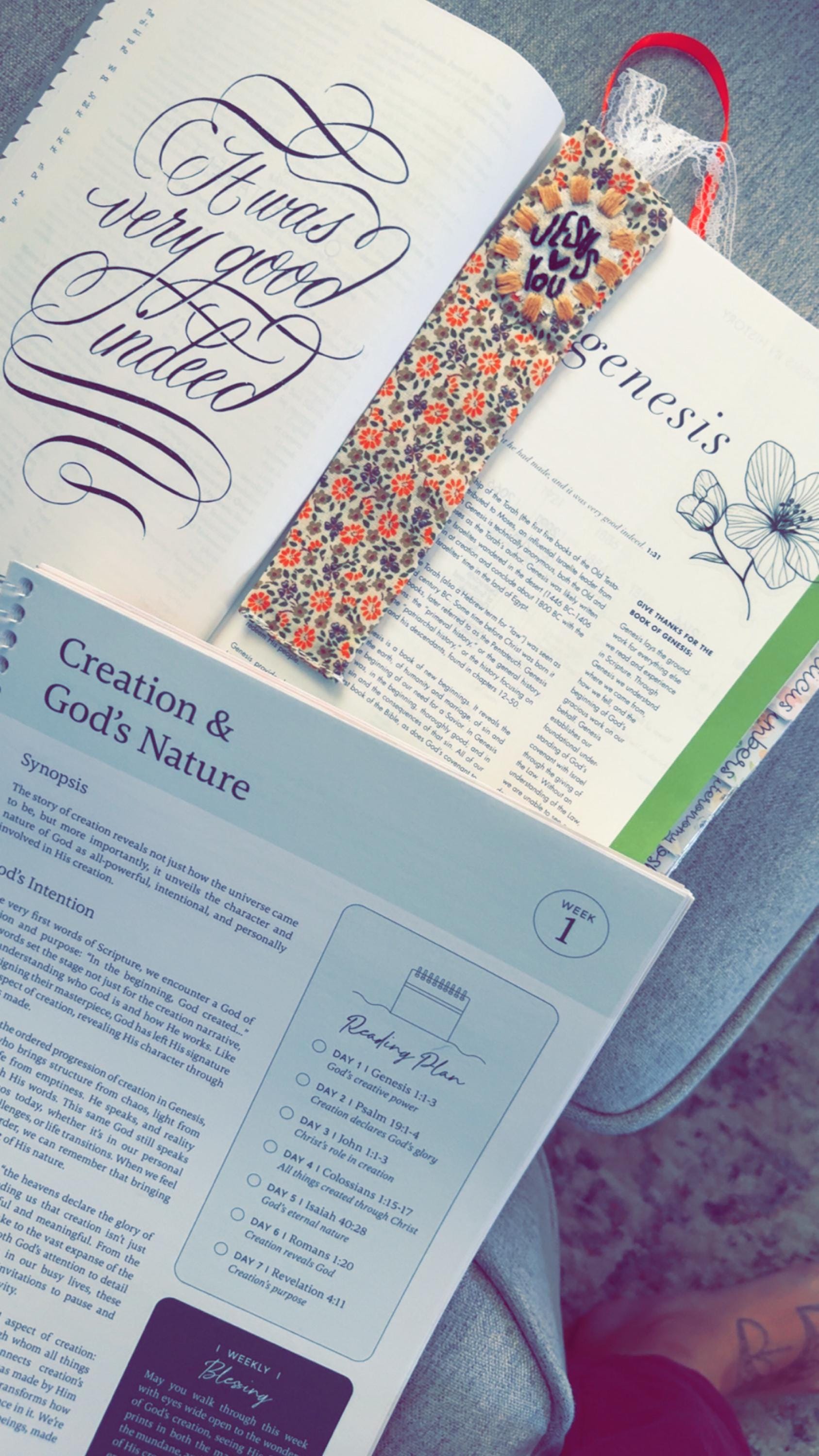 embroidered fabric bible bookmark (Jesus loves you)