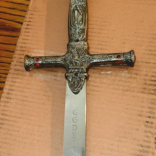 ハリー・ポッター 手作りグリフィンドール剣レプリカ - Etsy 日本