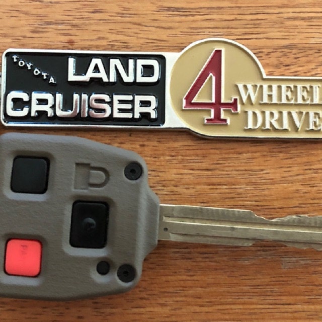 G2 Toyota Land Cruiser unique emblem keychain