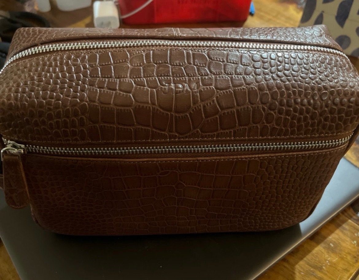 Personalized leather toiletry bag - Dopp kit - Christmas - Anniversary gift for him - For husband - Leather travel bag - For dad - boyfriend