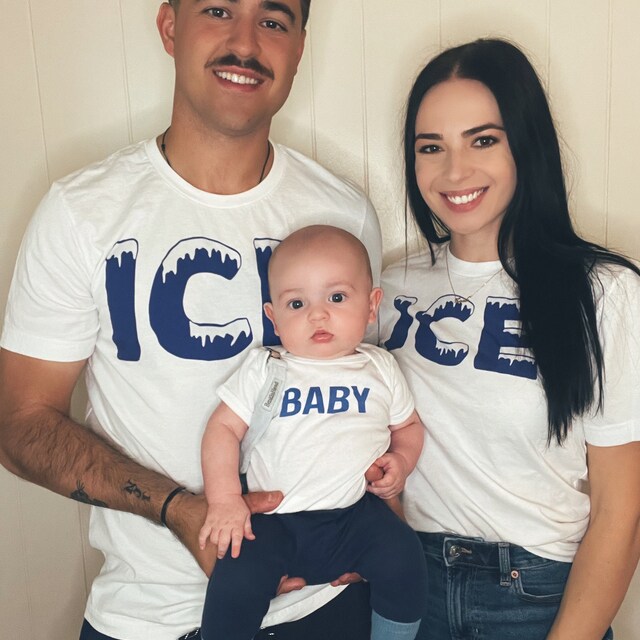 Mom dad and 2024 baby halloween costumes