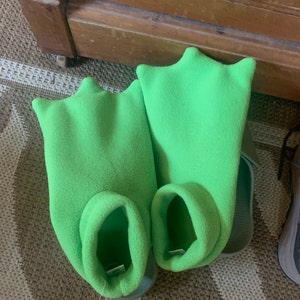 シューズ・サンダルその他 MOLLIOLLI Heel overshoe type eco-fur indoor shoes green chec Adult Size Frog Feet Slippers NOW in LIME GREEN! - Etsy