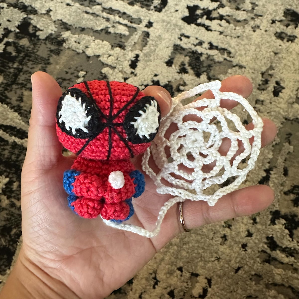 Gehäkelter Spider-Man Anhänger von Katja