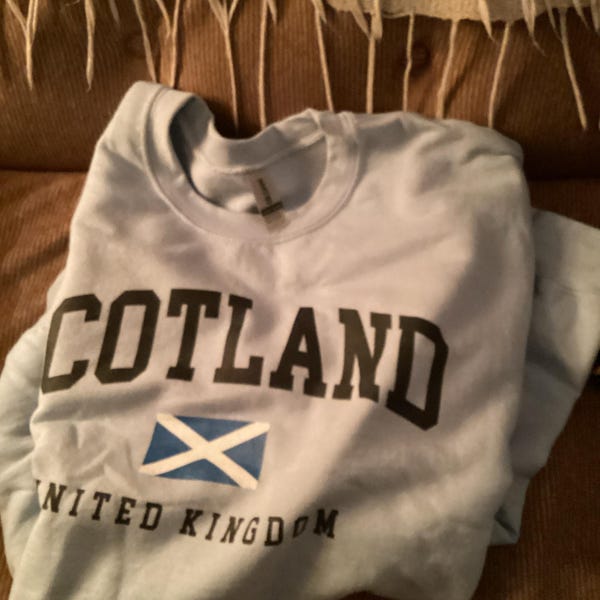 Custom Mom University Shirt, Proud University Mom Tshirt, Personalized College Mom, Gift for Mom 