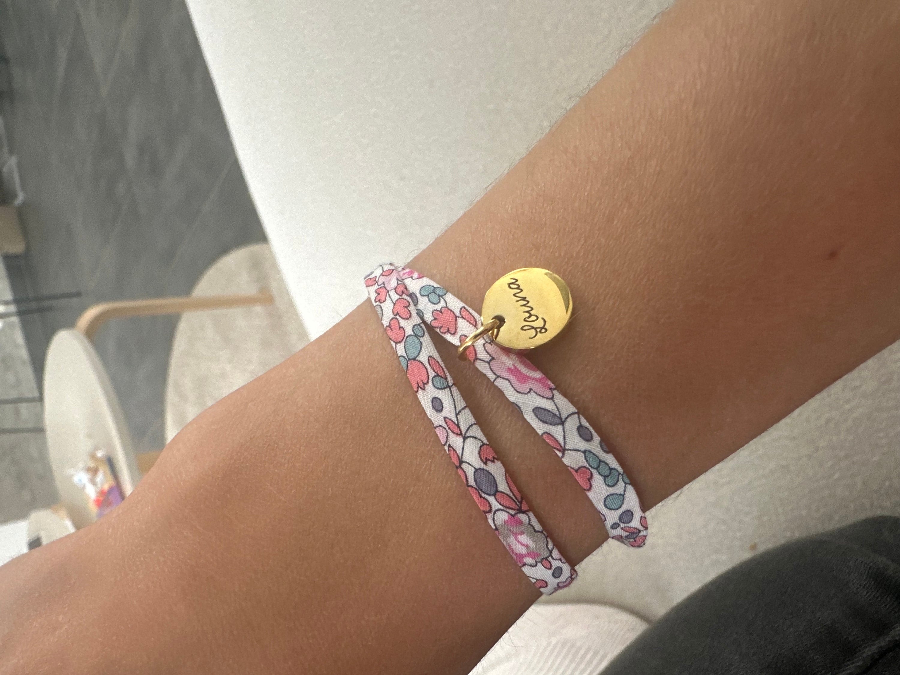 Personalized bracelet, 2-turn liberty cord with engraved medals and charm, Gift for Mom, Grandma, Godmother, Birth jewelry, Christmas gift