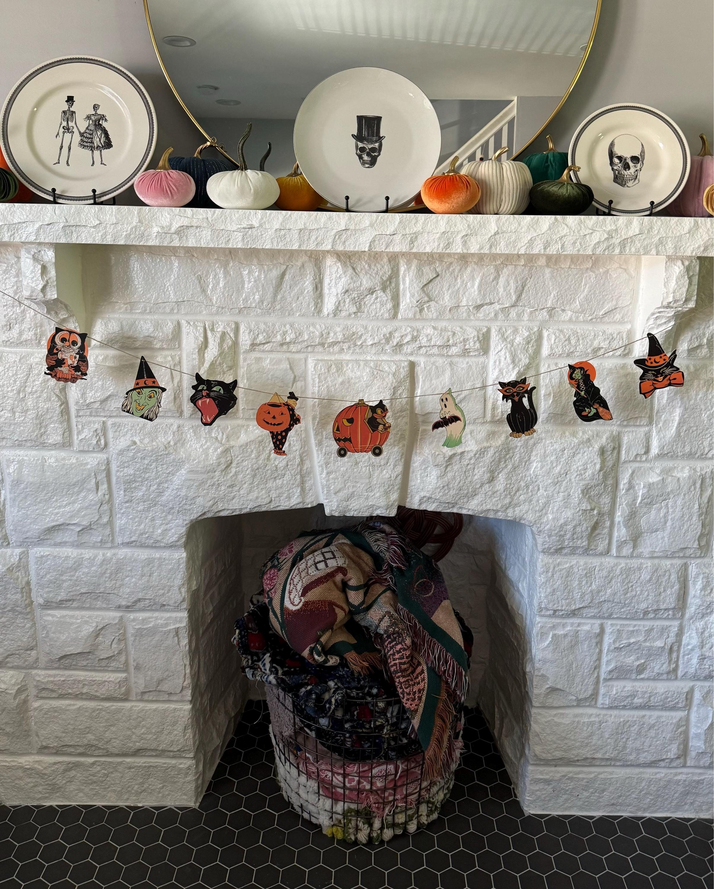 Vintage Halloween Decor Garland Retro Banner Kitsch Pumpkins Witch Ghost Die Cut Spooky Wall Decor Party Decor Handmade Glitter Accents