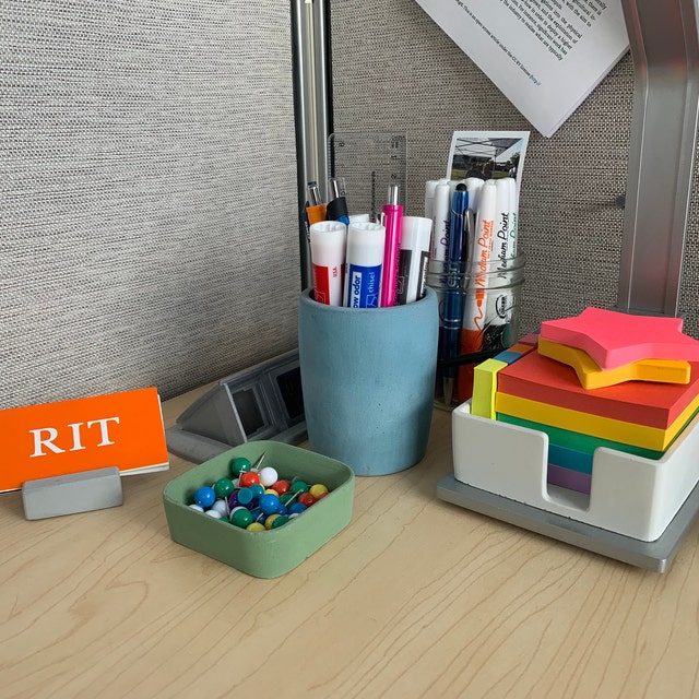 Desk Accessories Set - Post-It Holder - Pen Cup - Desk Organizer - Des –  Cedarstonegarden