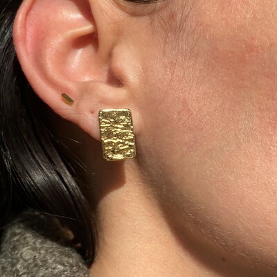 14k White Gold Textured Flat Style Stud Earrings(6mm)