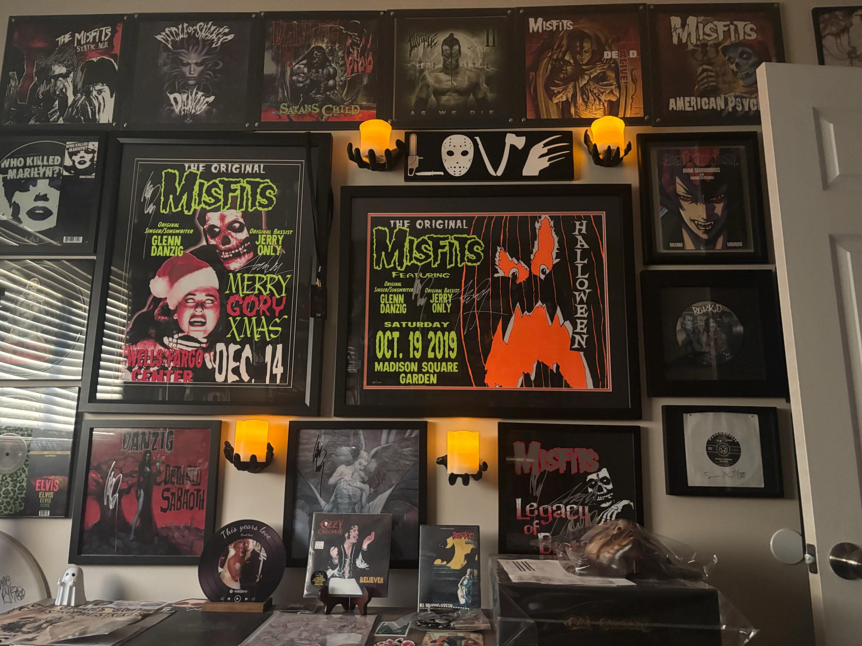 Creepy Hands Wall Candles | Spooky LED Candles for Halloween Wall Decor | Candle Included | Wall Lights | Wall Lamps