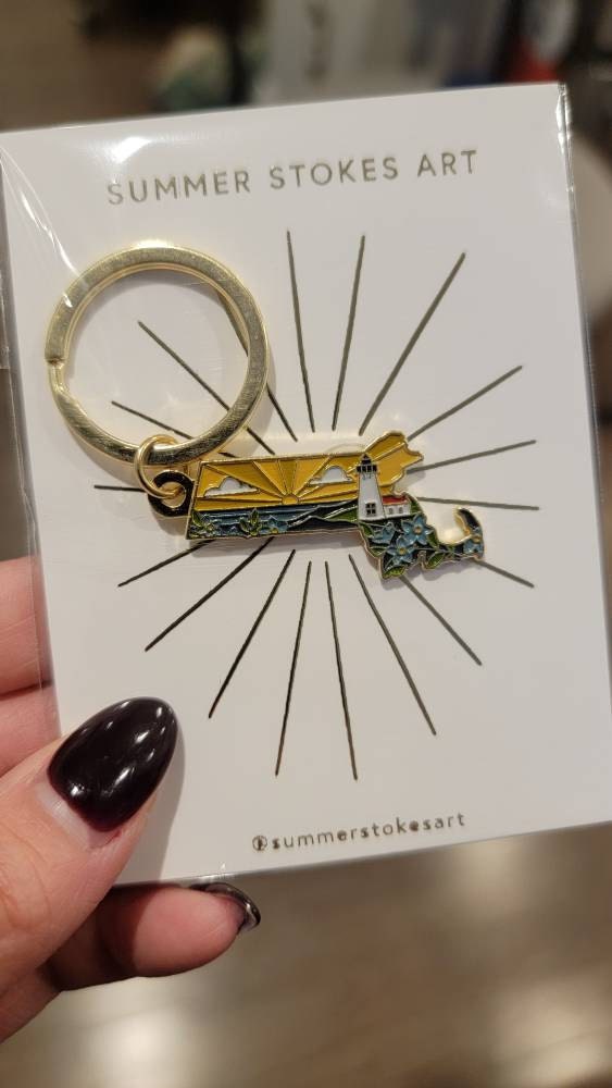 Massachusetts Enamel Keychain | Massachusetts Outline Key Ring | Illustrated State Keychain | 1.5&quot;