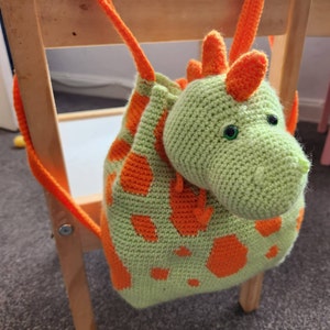 Mochila de dinosaurio a crochet hotsell