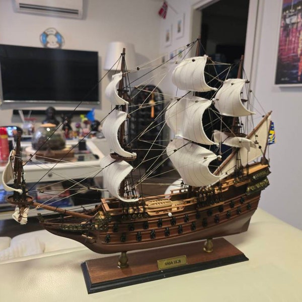 View Wooden Model Ships by ClassicWoodenModels on Etsy