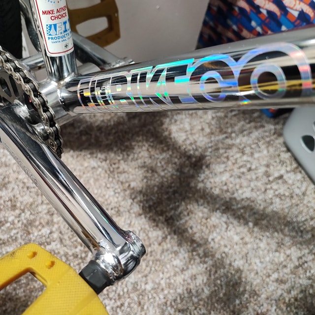 Planche De Stickers Vélo FITS BULLY - 8 Décalcos VTT Route BMX - Multifix