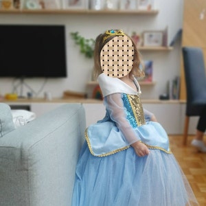 open lace back dress Disney Princess Aurora Fashion Doll (Multicolor) : Amazon.in: Toys & Games main image 1