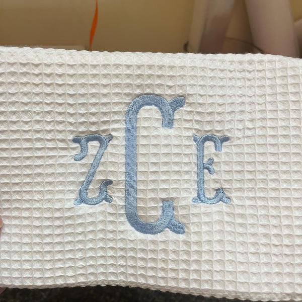 Three-letter Fishtail Monogram Embroidery Font | Rounded Serif Machine ...