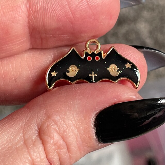 2 つのブラック バット チャーム 23 mm ゴールド メッキ ハロウィン