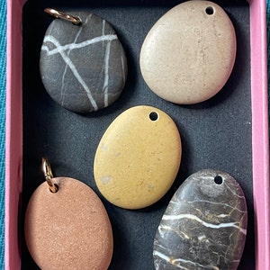 Plain Craft Rocks to Paint, Drilled Flat Beach Stone Pendants for ...