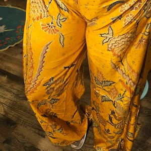 White Gold V Neck Bali Pants Set
