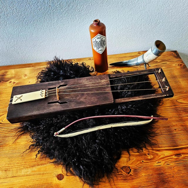 Tagelharpa/talharpa/jouhikko (viking/medieval/scandinavian Tagelharpa/talharpa/jouhikko (viking/medieval/scandinavian