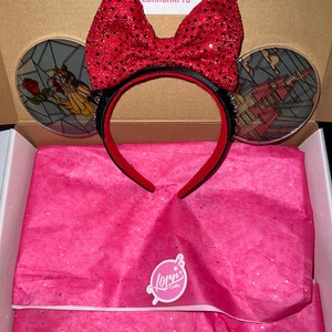 Taylor added a photo of their purchase