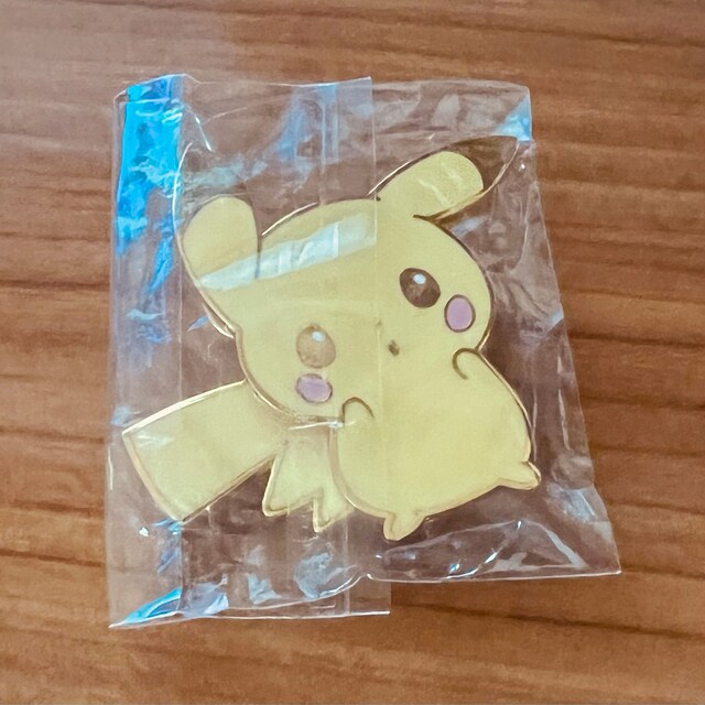 動くフィジェットトイ ピカチュウピン 2インチ (尻尾を振る) ポケモン