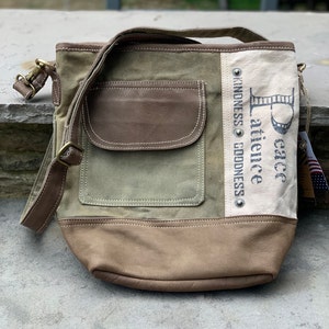 clea ray messenger bag