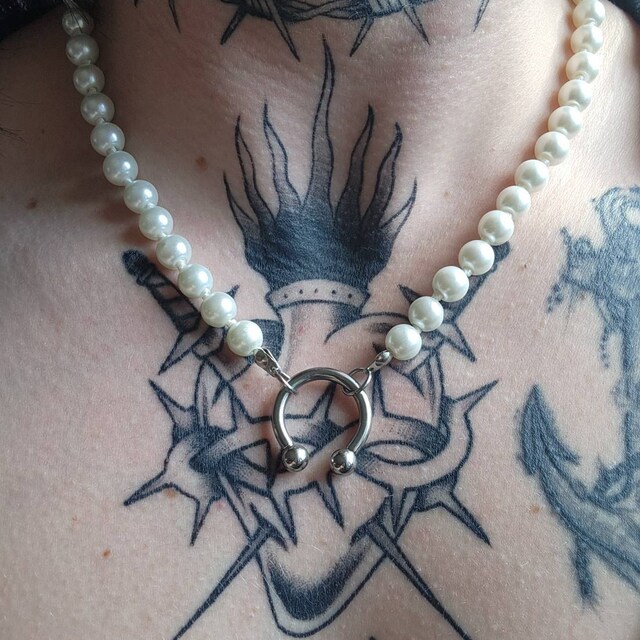 Machine Gun Kelly Inspired Handmade Horseshoe Clasp Pearl Necklace