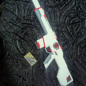 Vargas added a photo of their purchase