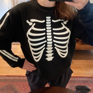 Halloween Skeleton Bones Rib Cage Sweatshirt - Adult X Ray Halloween Skeleton Bones Rib Cage Sweatshirt - Adult X Ray