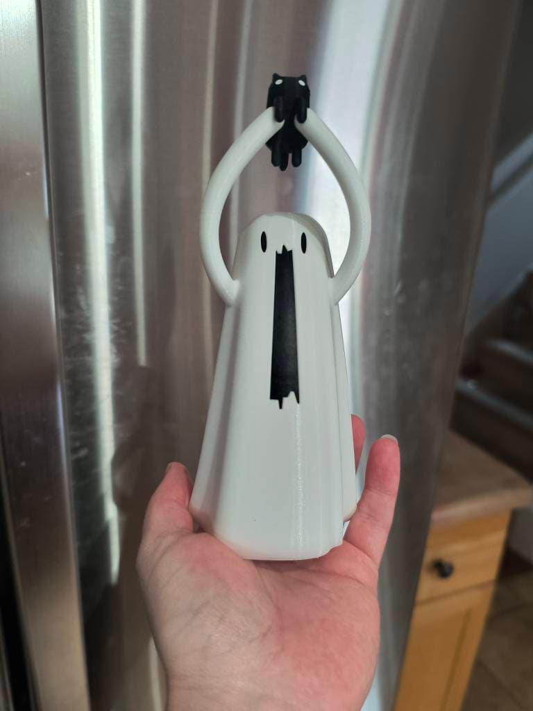 Ghost Holding a Kitty Lamp, BEHOLD! Halloween Figurine LED Nightlight Decoration, Remote Cute October Desk Figure, Spooky Trick-or-Treating