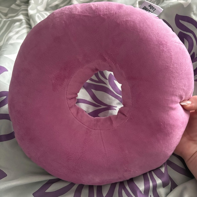 GOEDCH Coussin De Piercing Avec Trou - Coussin Donut Gris Pour Dormir Sur Le Côté Sans Douleur D'Oreille