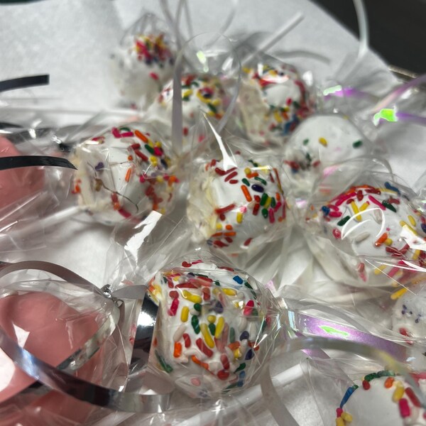 Pink Buttercream Cake Pops Includes 1 Dozen Cake Pops 12 Etsy pink-buttercream-cake-pops-includes-1-dozen-cake-pops-12-etsy