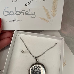 Gabriely added a photo of their purchase