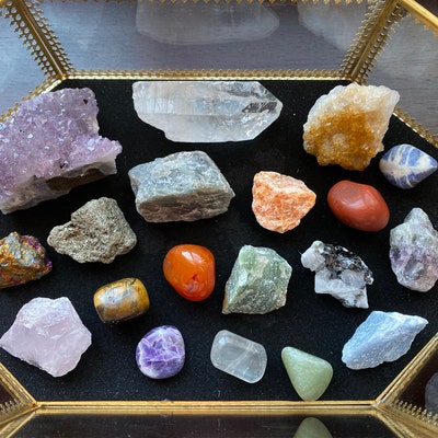 22 Pcs Crystal Kit Box Raw Crystal, Gemstones, Sage, Cluster Kit ...
