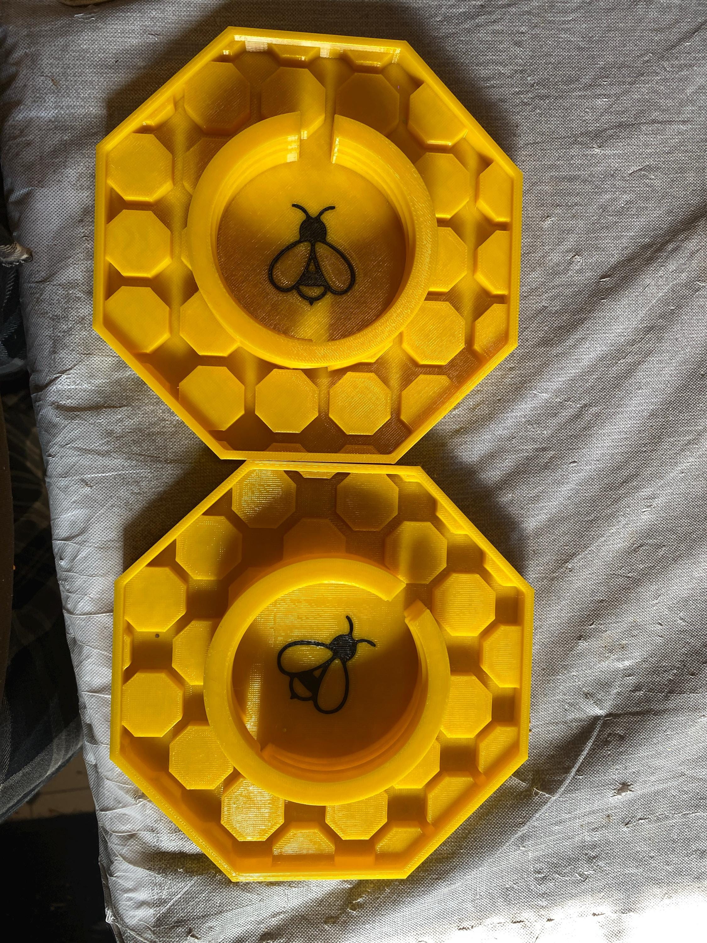 The Happy Bee Hydration Station (3D Printed)