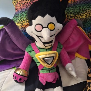 スパムトン・ネオ。デルタルーン。ビッグショット。大きなぬいぐるみ