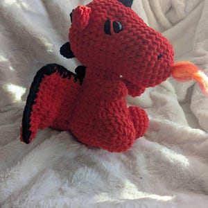 パターン: デズモンド ドラゴン - かぎ針編みのドラゴン パターン