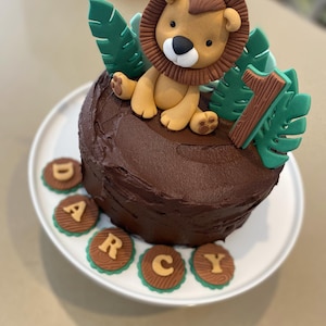 Decorazioni per torte con animali della giungla x 4 Assortimento di decorazioni Bakers Safari Giraffa Elefante Tigre Compleanno PomPom