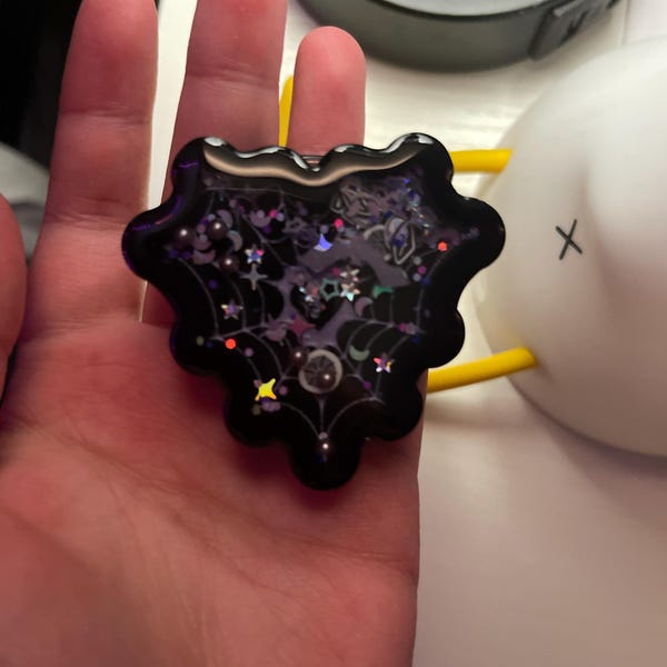 Webbed Heart Shaker Popsocket™: Goth Spider Web Phone Grip - Etsy