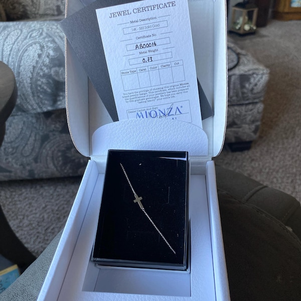 What to get a libra for christmas