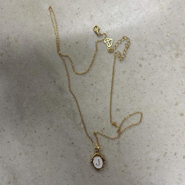 ネックレス・ペンダント LOVE ME MONSTER Surgical Mini Initial Necklace L203MNK190 Initial Pendant Necklace by Caitlyn Minimalist • White