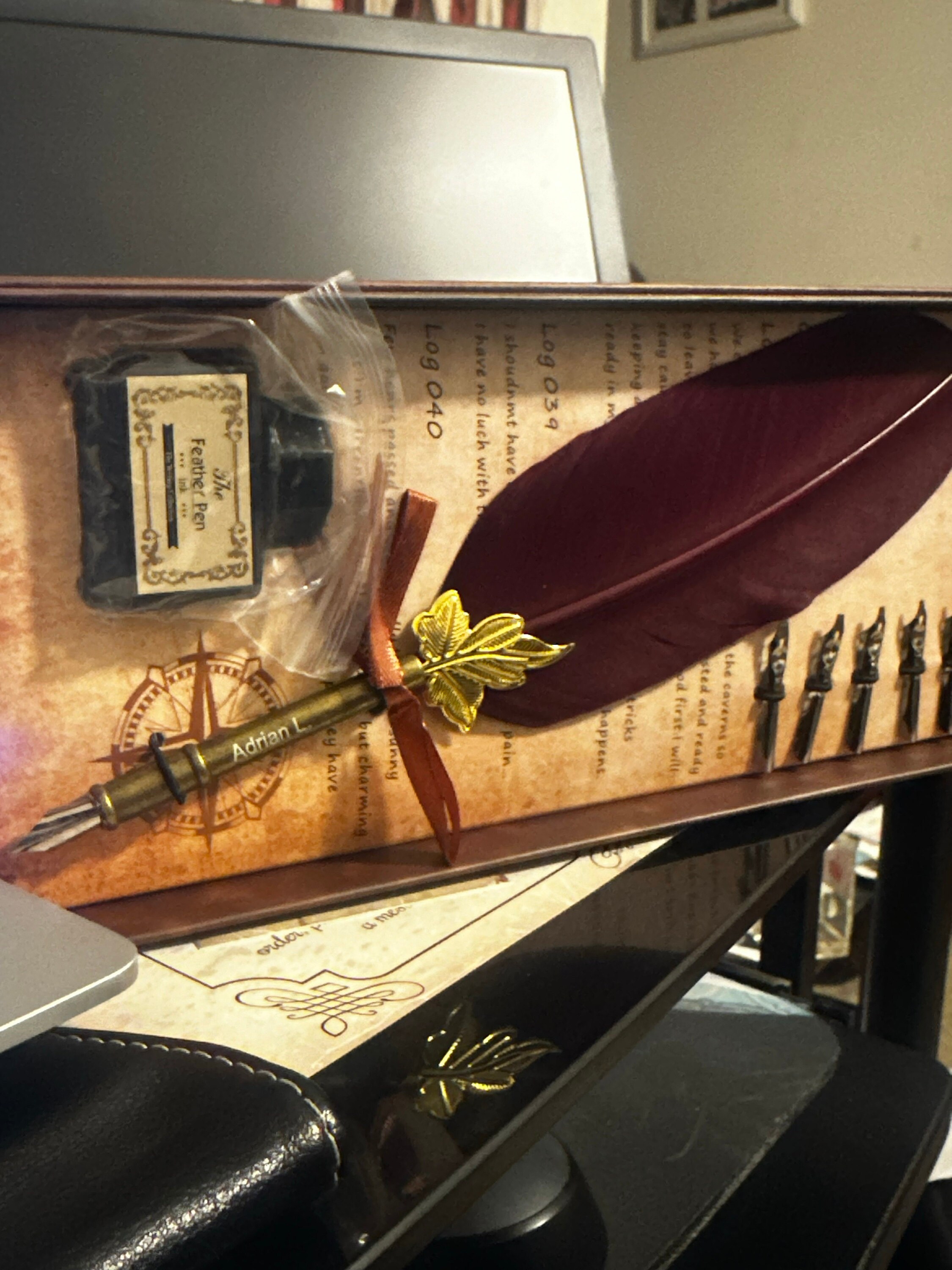 Customized Classic Elegant Feather Pen Antique Vintage Red Quill Pen and Black Ink Set in Gift Box Gifts for Artists and Writers