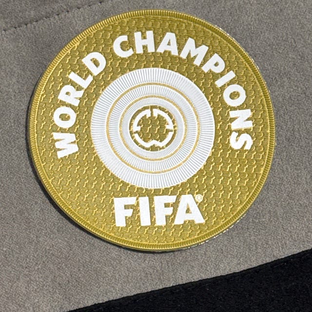 FIFAクラブワールドカップ2025優勝バッジ – チェルシーFCゴールド