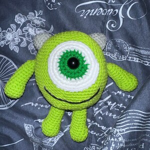 マイク・ワゾウスキのかぎ針編み人形：手作りモンスター編みぐるみ